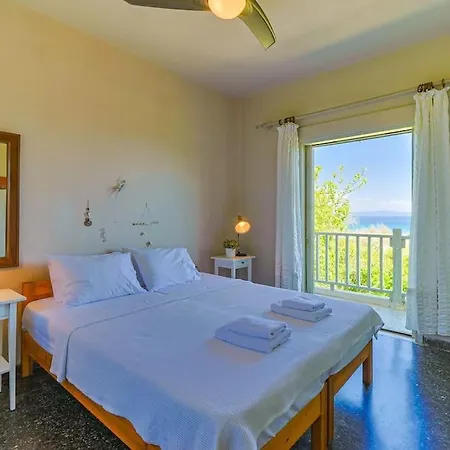 Country House By The Sea בית נופש *