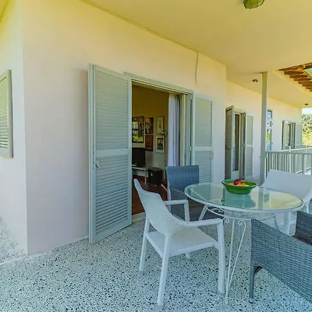 Country House By The Sea *
