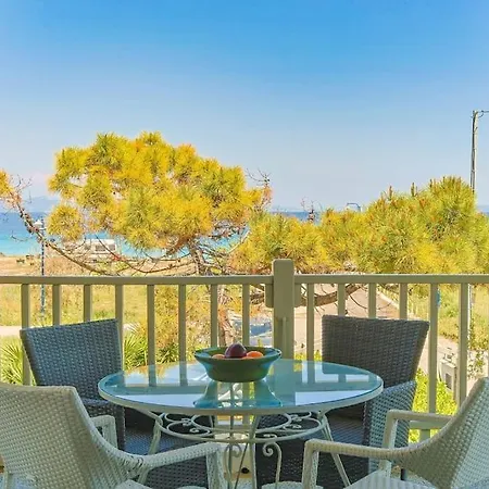 Country House By The Sea *
